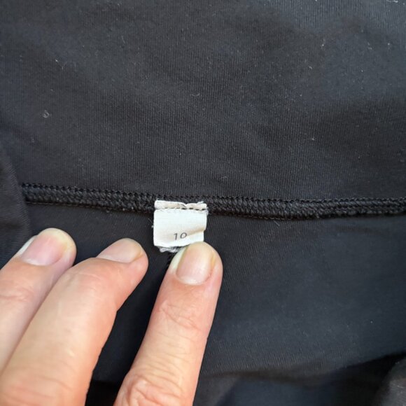 Lululemon Low Rise Align Capri - Picture 5 of 7